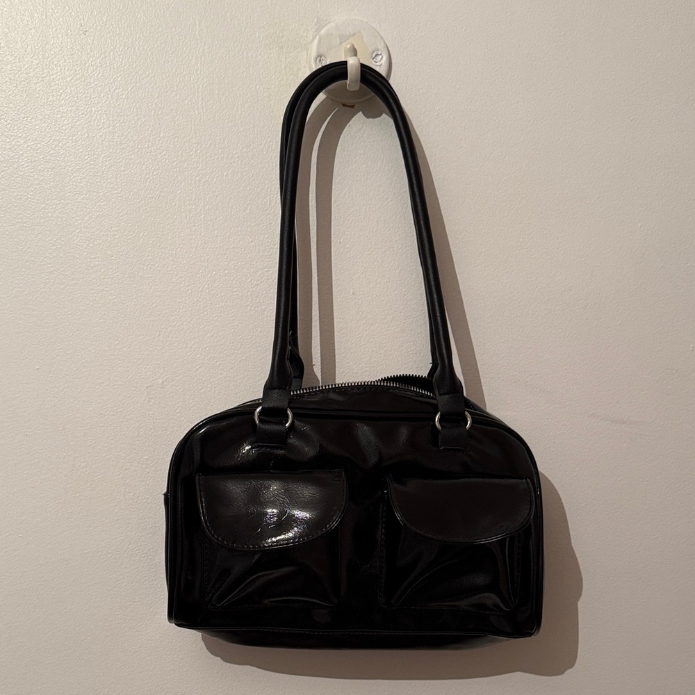 Sleek Black Shoulder Bag for Women